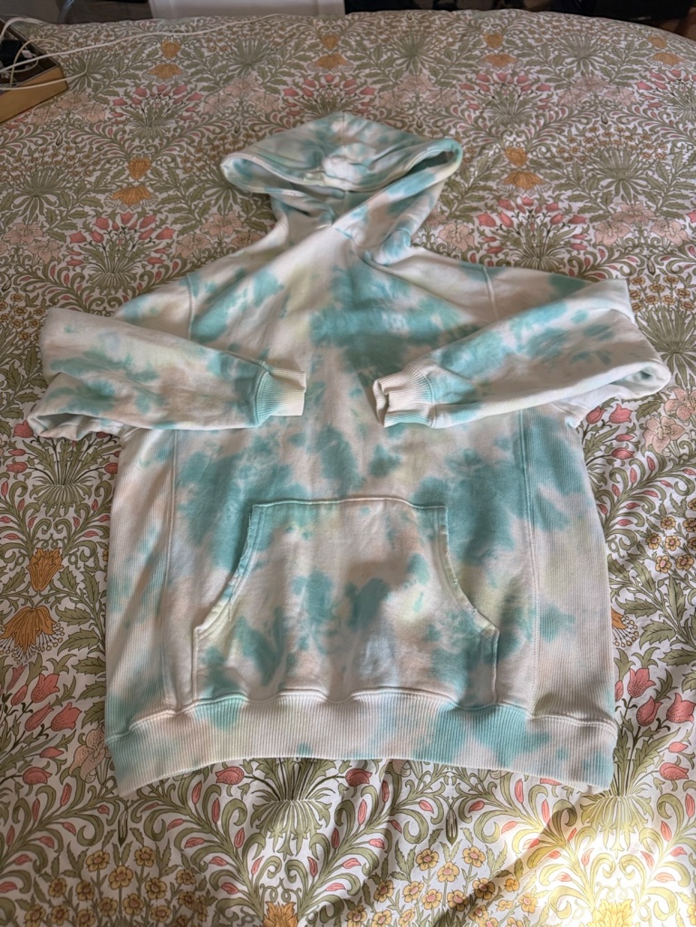Aeropostale White and Teal Tie-Dye Hoodie